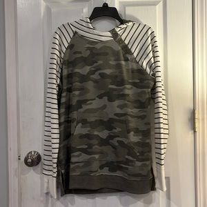 Long sleeve sweater with hood